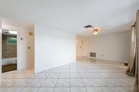 Villa ou maison à vendre à Port Richey, Floride: 3 chambres, 135.64 m2 № 2215641 - photo 9