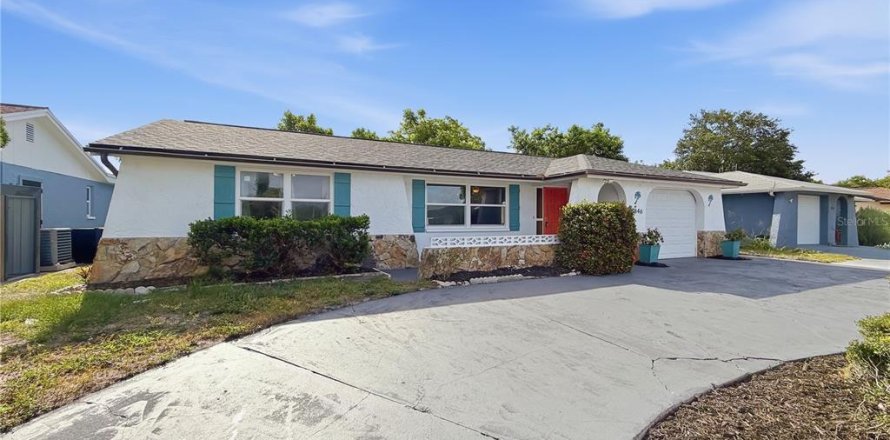 Villa ou maison à Port Richey, Floride 3 chambres, 135.64 m2 № 2215641