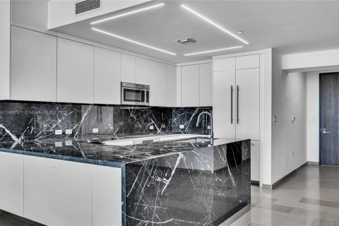 Снять в аренду кондоминиум в Майами, Флорида 3 спальни, 176.33м2, № 1956927 - фото 19