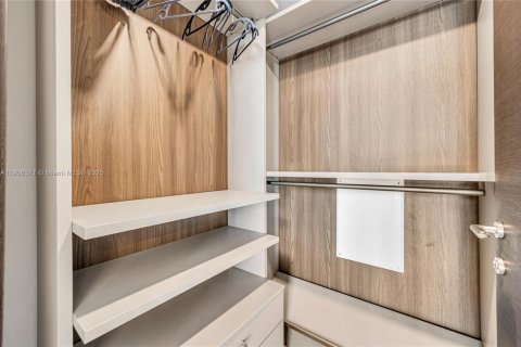 Снять в аренду кондоминиум в Майами, Флорида 3 спальни, 176.33м2, № 1956927 - фото 25