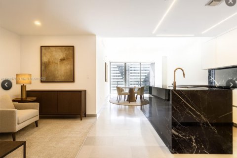 Condo in Miami, Florida, 3 bedrooms  № 1956927 - photo 3
