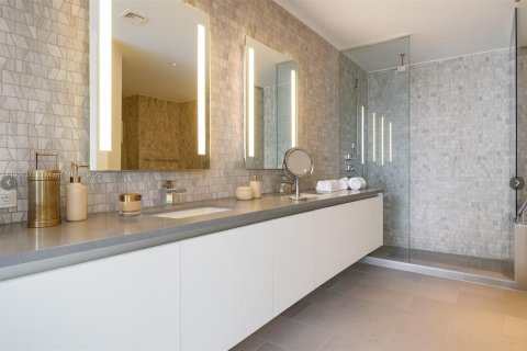 Condo in Miami, Florida, 3 bedrooms  № 1956927 - photo 8