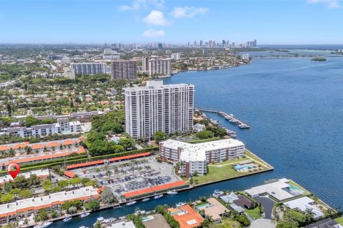 Townhouse in Miami Shores, Florida 2 bedrooms, 140 sq.m. № 1807099 - photo 3