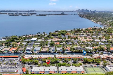 Townhouse in Miami Shores, Florida 2 bedrooms, 140 sq.m. № 1807099 - photo 7