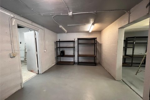Commercial property in Hollywood, Florida № 1763804 - photo 16