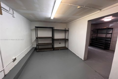 Commercial property in Hollywood, Florida № 1763804 - photo 14