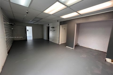 Commercial property in Hollywood, Florida № 1763804 - photo 7