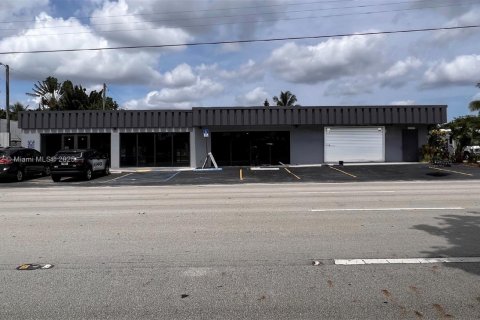 Commercial property in Hollywood, Florida № 1763804 - photo 2
