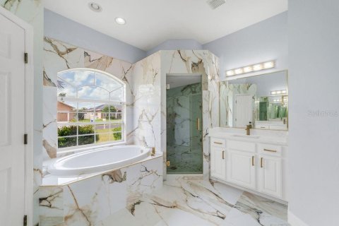 House in Winter Haven, Florida 4 bedrooms, 245.17 sq.m. № 2267542 - photo 16