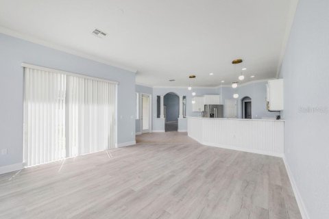 House in Winter Haven, Florida 4 bedrooms, 245.17 sq.m. № 2267542 - photo 23