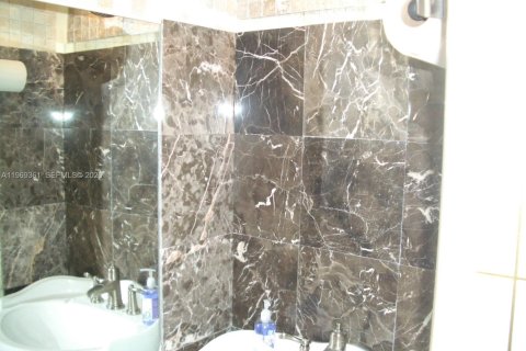 Condominio en venta en Miami, Florida, 2 dormitorios, 125.42 m2 № 2032041 - foto 21