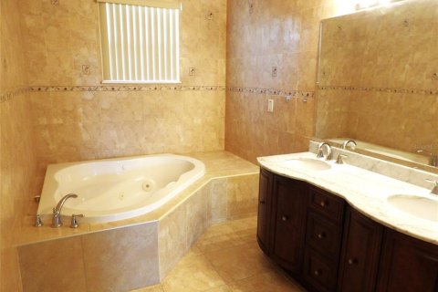 Casa en alquiler en Kissimmee, Florida, 3 dormitorios, 190.08 m2 № 1838840 - foto 17