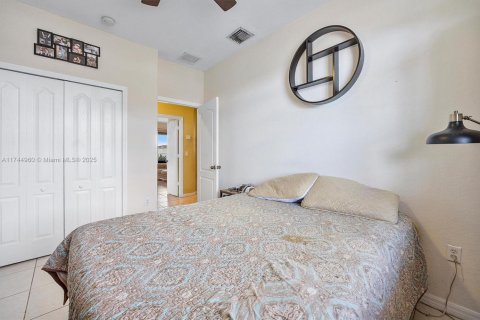 House in Miami, Florida 3 bedrooms, 144.56 sq.m. № 1874299 - photo 19