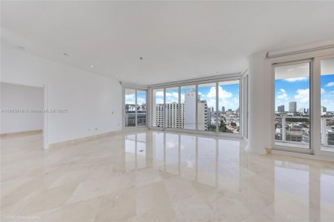 Condominio en venta en Miami Beach, Florida, 2 dormitorios, 138.42 m2 № 1942337 - foto 3