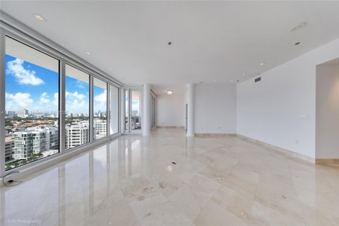 Condominio en venta en Miami Beach, Florida, 2 dormitorios, 138.42 m2 № 1942337 - foto 4