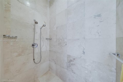 Condominio en venta en Miami Beach, Florida, 2 dormitorios, 138.42 m2 № 1942337 - foto 16
