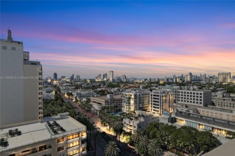 Condominio en venta en Miami Beach, Florida, 2 dormitorios, 138.42 m2 № 1942337 - foto 10