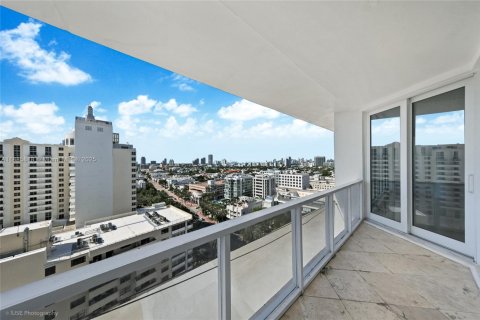 Condominio en venta en Miami Beach, Florida, 2 dormitorios, 138.42 m2 № 1942337 - foto 17