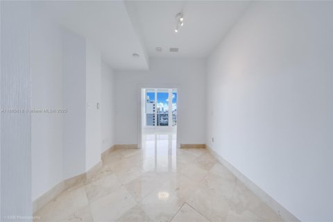 Condominio en venta en Miami Beach, Florida, 2 dormitorios, 138.42 m2 № 1942337 - foto 21