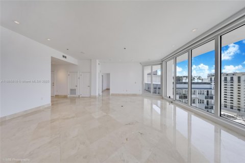 Condominio en venta en Miami Beach, Florida, 2 dormitorios, 138.42 m2 № 1942337 - foto 5
