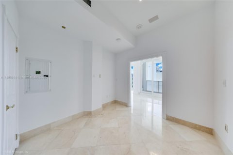 Condominio en venta en Miami Beach, Florida, 2 dormitorios, 138.42 m2 № 1942337 - foto 20