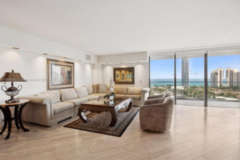 Condo in Aventura, Florida, 2 bedrooms  № 1964296 - photo 8