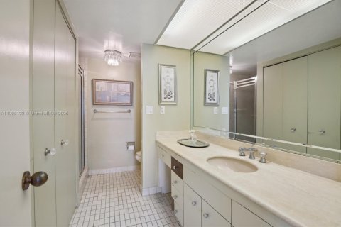 Condo in Aventura, Florida, 2 bedrooms  № 1964296 - photo 20