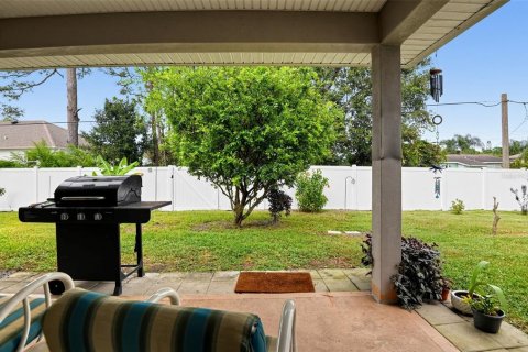 House in Sebastian, Florida 3 bedrooms, 189.06 sq.m. № 2431805 - photo 4