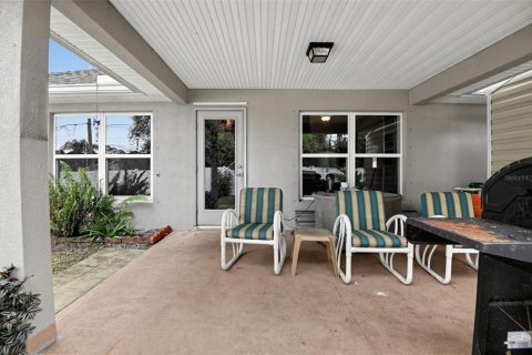 House in Sebastian, Florida 3 bedrooms, 189.06 sq.m. № 2431805 - photo 5