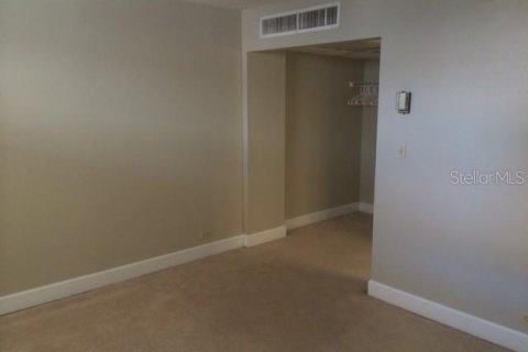 Condo in Orlando, Florida, 2 bedrooms  № 2166604 - photo 17