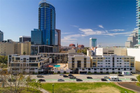 Condo in Orlando, Florida, 2 bedrooms  № 2166604 - photo 2