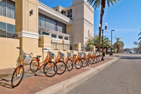 Condo in Orlando, Florida, 2 bedrooms  № 2166604 - photo 23