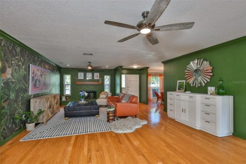 House in Tampa, Florida 3 bedrooms, 164.07 sq.m. № 1885929 - photo 8