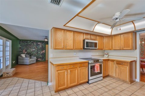 House in Tampa, Florida 3 bedrooms, 164.07 sq.m. № 1885929 - photo 16