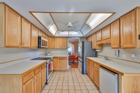 House in Tampa, Florida 3 bedrooms, 164.07 sq.m. № 1885929 - photo 15