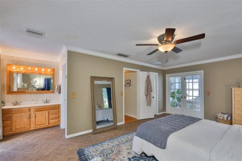 House in Tampa, Florida 3 bedrooms, 164.07 sq.m. № 1885929 - photo 24