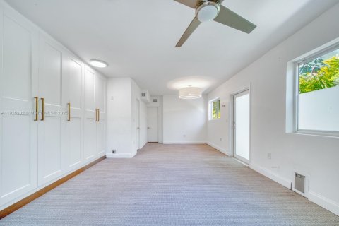 Снять в аренду виллу или дом в Бискейн-Парк, Флорида 3 спальни, 104.79м2, № 1973440 - фото 20