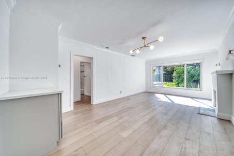 Снять в аренду виллу или дом в Бискейн-Парк, Флорида 3 спальни, 104.79м2, № 1973440 - фото 4