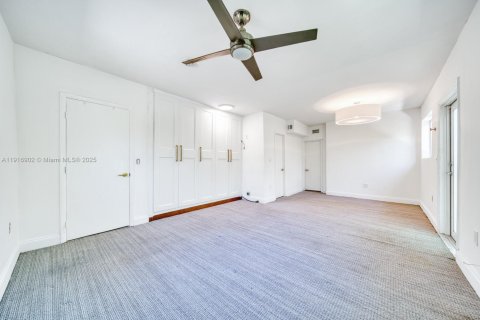 Снять в аренду виллу или дом в Бискейн-Парк, Флорида 3 спальни, 104.79м2, № 1973440 - фото 21