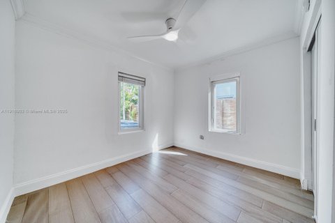 Снять в аренду виллу или дом в Бискейн-Парк, Флорида 3 спальни, 104.79м2, № 1973440 - фото 27