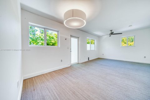 Снять в аренду виллу или дом в Бискейн-Парк, Флорида 3 спальни, 104.79м2, № 1973440 - фото 19