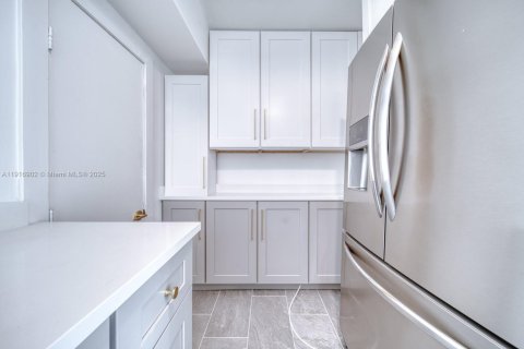 Снять в аренду виллу или дом в Бискейн-Парк, Флорида 3 спальни, 104.79м2, № 1973440 - фото 17