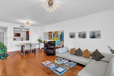 Condo in Aventura, Florida, 2 bedrooms  № 2005054 - photo 4