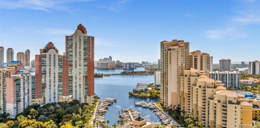 Condo in Aventura, Florida, 2 bedrooms  № 2005054