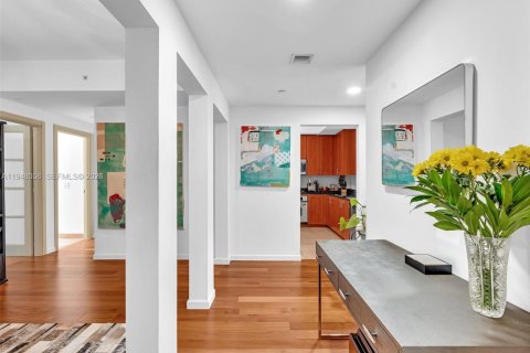 Condo in Aventura, Florida, 2 bedrooms  № 2005054 - photo 2