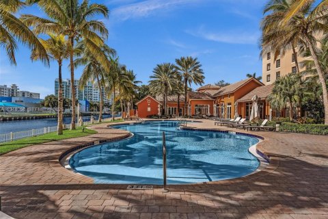Condo in Aventura, Florida, 2 bedrooms  № 2005054 - photo 27