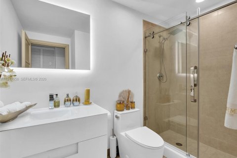 Condo in Aventura, Florida, 2 bedrooms  № 2005054 - photo 20