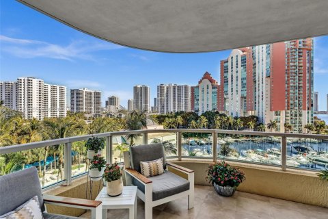 Condo in Aventura, Florida, 2 bedrooms  № 2005054 - photo 12