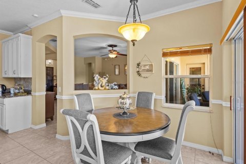 House in Kissimmee, Florida 4 bedrooms, 217.48 sq.m. № 1527701 - photo 13