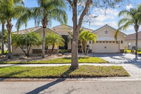 House in Kissimmee, Florida 4 bedrooms, 217.48 sq.m. № 1527701 - photo 1